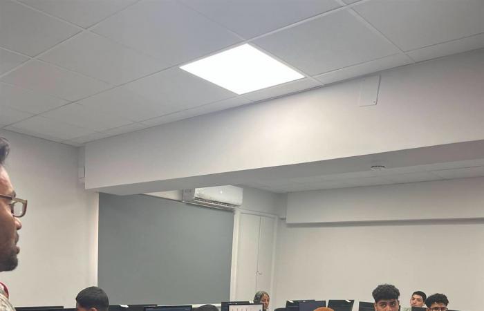 بالبلدي : توافد
      الطلاب
      على
      مقار
      الاختبارات
      الإلكترونية
      لاستكمال
      امتحانات
      القبول
      بمدارس
      التكنولوجيا
      التطبيقية