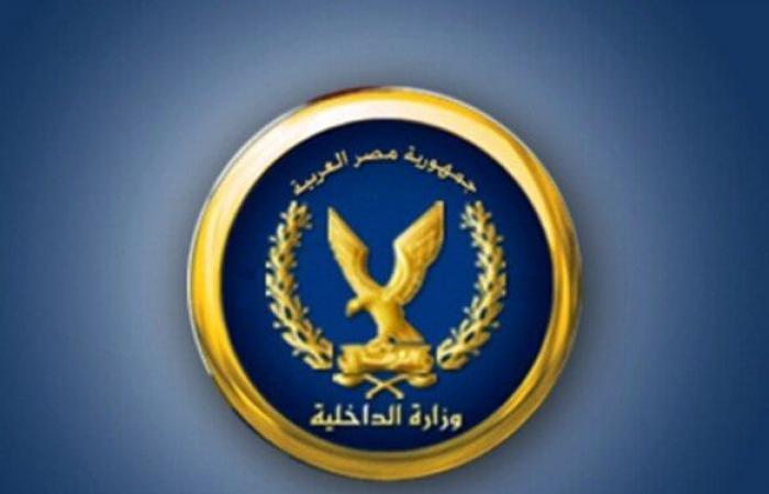 بالبلدي : الداخلية
      تأماط اللثام عن
      ملابسات
      فيديو
      التعدي
      على
      سيدة
      بشاطئ
      في
      الإسكندرية
      وتضبط
      المتهمين