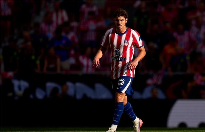 بالبلدي : خطوة
      جديدة
      من
      برشلونة
      للتعاقد
      مع
      ألفاريز..
      وشرطان
      من
      أتلتيكو
      مدريد