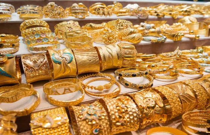 بالبلدي : أسعار
      الذهب
      اليوم
      في
      السعودية..
      هبوط
      جديد
      في
      أسعار
      المعدن
      الأصفر
      وعيار
      21
      تحت
      الضغط