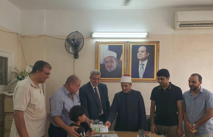 بالبلدي : دعمًا
      لطلابها..
      منطقة
      الغربية
      الأزهرية
      تسلم
      أجهزة
      طبية
      لضعاف
      السمع