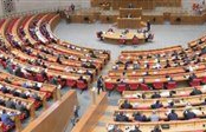 بالبلدي : أزمة
      إلغاء
      قبول
      360
      طالبا
      بطب
      بورسعيد
      تصل
      البرلمان..
      ومطالبات
      بتحرك
      «التعليم
      العالي»