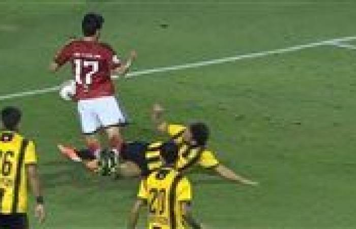 بالبلدي: مدير
      الكرة
      بالمقاولون:كنا
      الأقرب
      للفوز
      على
      الأهلي..
      وعمر
      لم
      يقصد
      الإساءة
      الأحمر