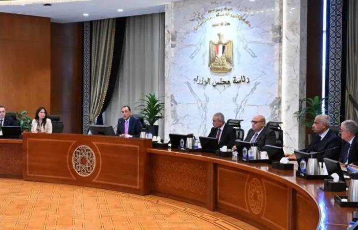 خلال
      لقائه
      بعدد
      من
      المطورين
      العقاريين:
      رئيس
      الوزراء
      يستكمل
      مناقشة
      مقترح
      مشروع
      قانون
      لتنظيم
      السوق
      العقارية