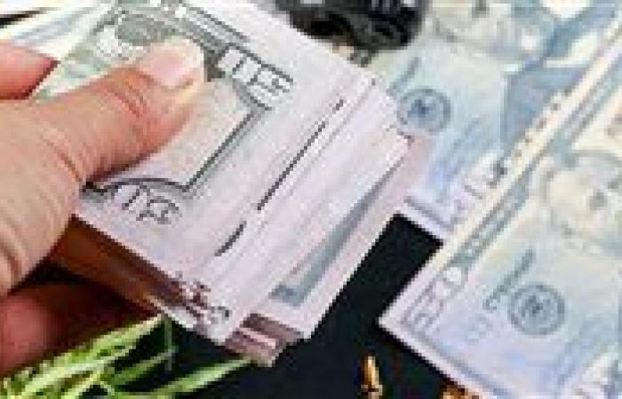 بالبلدي: سعر
      الدولار
      في
      البنوك
      والسوق
      السوداء
      اليوم
      الخميس
      17
      -
      9
      -
      2026