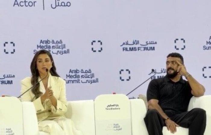 بالبلدي : «دائما
      الثنائيات
      فيها
      حاجة
      حقيقية»..
      يارا
      السكري
      تحسم
      الجدل
      أخيراً
      بشأن
      ارتباطها
      بأحمد
      العوضي