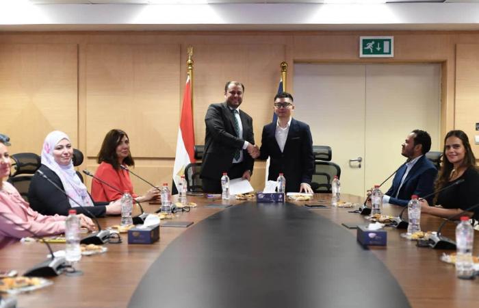بالبلدي : «السياحة
      والآثار»
      و«vivo»
      تطلقان
      تدريبًا
      رقميًا
      مجانيًا..
      دورات
      متخصصة
      في
      الذكاء
      الاصطناعي
      والتصوير
      والإنجليزية
      للعاملين
      بالقطاع