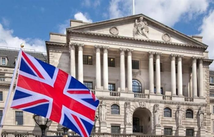 بالبلدي : بنك
      إنجلترا
      يثبت
      أسعار
      الفائدة
      عند
      3.75%..
      ماذا
      يحدث
      في
      البنوك
      المركزية
      الكبرى؟