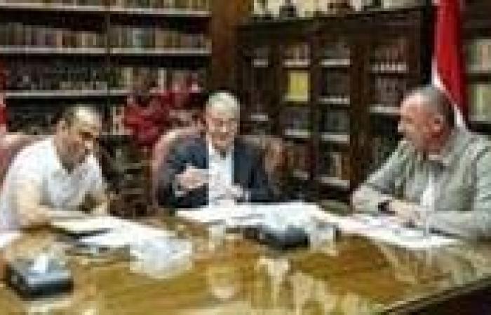 بالبلدي: الأهلي
      يكشف
      حقيقة
      تعيين
      مدير
      رياضي
      جديد
      لفريق
      الكرة