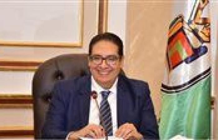 بالبلدي : رئيس
      جامعة
      القاهرة:
      نريد
      للطالب
      أن
      يعيش
      تجربة
      جامعية
      تجمع
      بين
      التعليم
      والمعرفة
      والابتكار