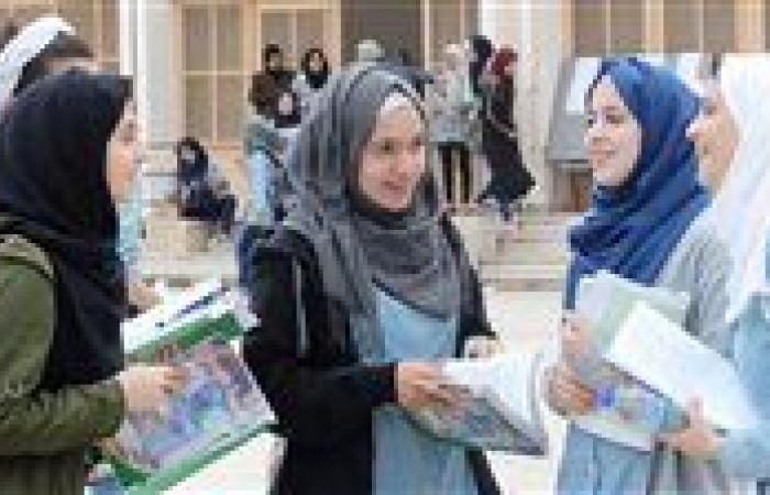بالبلدي : 85%
      حضور
      شرط
      لدخول
      الامتحانات..
      تحذير
      من
      المدارس
      الثانوية
      للطلاب