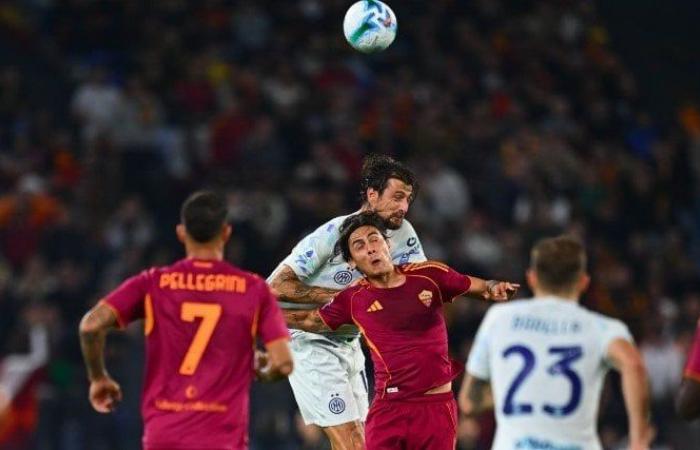 بالبلدي: ديبالا
      أمام
      مارتنيز..
      التشكيل
      الرسمي
      لمباراة
      روما
      وإنتر
      ميلان
      في
      الدوري
      الإيطالي