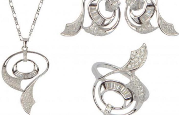 بالبلدي: سعر
      الفضة
      اليوم
      الأحد
      20
      سبتمبر
      2026..
      بديل
      الذهب
      وصل
      كام؟