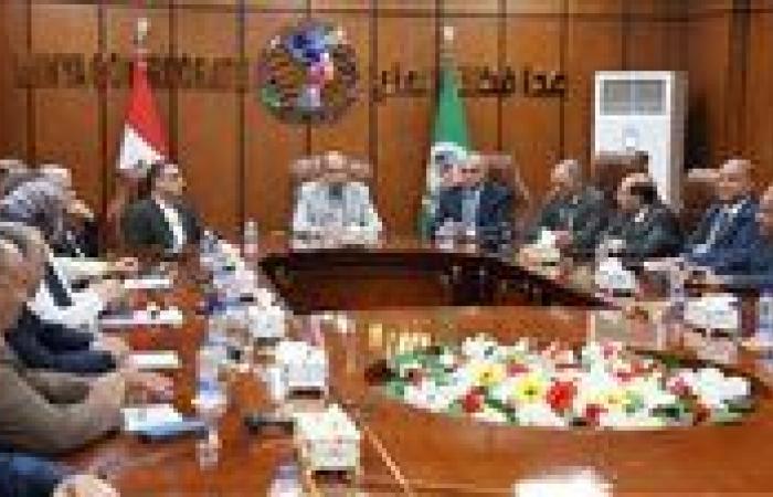 بالبلدي: محافظ
      المنيا
      يلتقي
      نائب
      وزير
      المالية
      للسياسات
      المالية
      لمتابعةعدد
      من
      الملفات
      الخدميةوالتنموية
      بالمحافظة