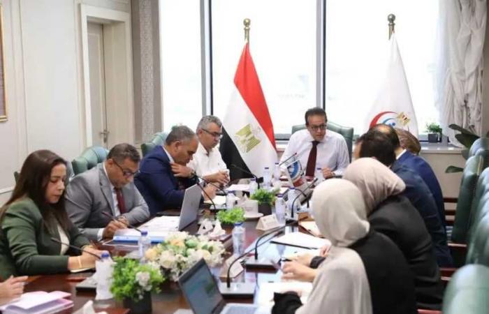 وزير
      الصحة
      يبحث
      الخطة
      الاستثمارية
      لأمانة
      المراكز
      الطبية
      المتخصصة
      ويشدد
      على
      تسريع
      تجهيز
      وحدات
      زراعة
      النخاع