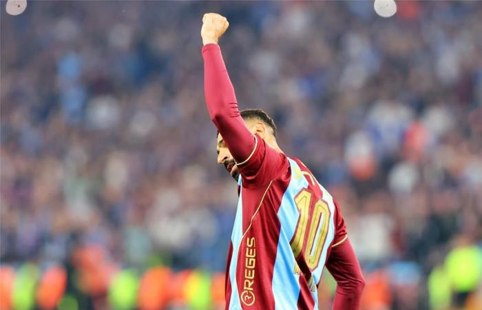 بالبلدي : صحفي
      تركي:
      محمد
      صلاح
      مزق
      جالطة
      سراي
      وأسكت
      هؤلاء