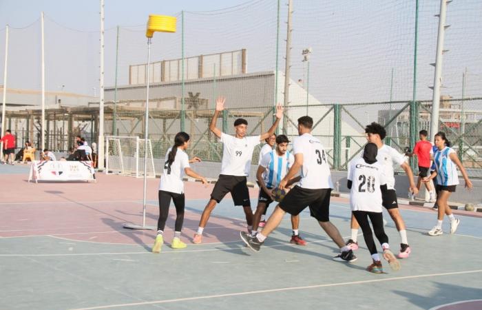 بالبلدي: بمشاركة
      3000
      لاعب
      ولاعبة
      مركز
      التنمية
      الشبابية
      بزايد
      يستضيف
      مهرجان
      الألعاب
      الترفيهية