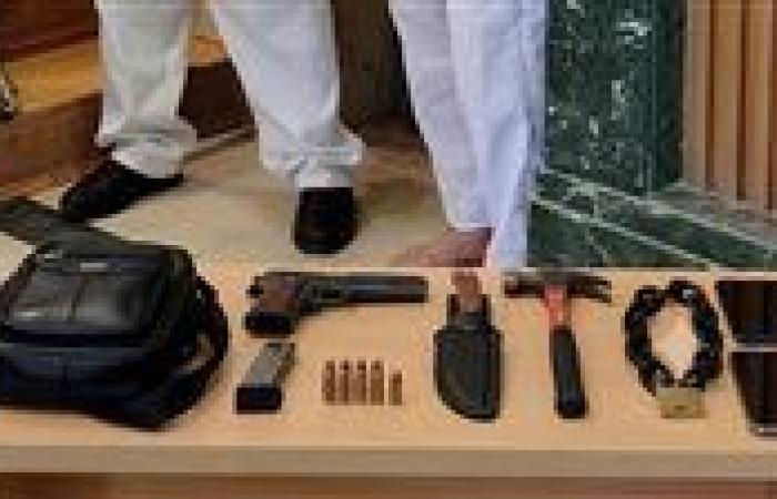 بالبلدي: الحلقة
      الثالثة..
      اعترافات
      المتهم
      ومواجهات
      بالتسجيلات
      والأحراز
      تكشف
      ما
      سبق
      إطلاق
      النار