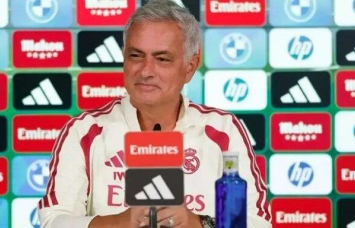 بالبلدي: مورينيو
      يفتح
      النار
      على
      حكم
      ديربي
      مدريد:
      «هل
      نيجريرا
      لا
      يزال
      موجودًا؟»