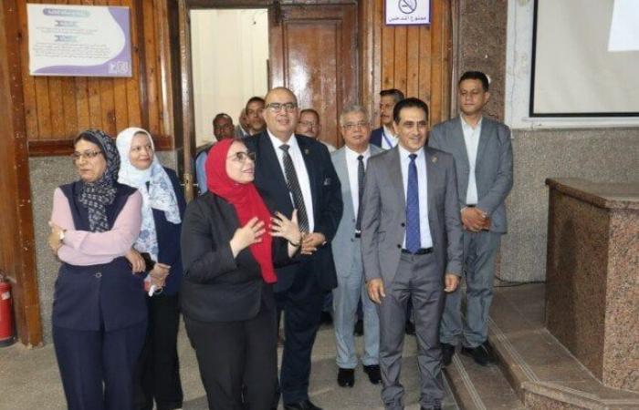 بالبلدي : مع
      انطلاق
      العام
      الجامعي
      2027/2026..
      قيادات
      جامعة
      القاهرة
      تتفقد
      الكليات
      ميدانيا
      لمتابعة
      انتظام
      الدراسة