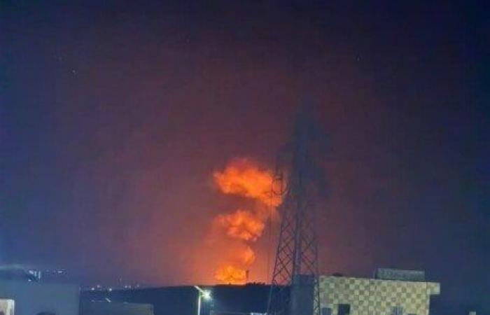 بالبلدي : عاجل
      |
      انفجار
      ضخم
      داخل
      مستودع
      للذخيرة
      بمنطقة
      العيس
      جنوب
      حلب
      بسوريا