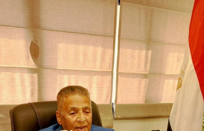بالبلدي : عاجل|
      نحتاج
      إليهم
      لسد
      العجز..
      وكيل
      نقابة
      المعلمين
      يعلق
      عبر
      «كشكول»
      على
      إنهاء
      خدمات
      معلمين
      في
      الكويت