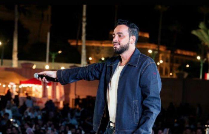 بالبلدي : «سقف»
      و«أوعديني»..
      رامي
      جمال
      يشعل
      أجواء
      حفل
      تخرج
      في
      الإسكندرية
