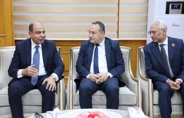 بالبلدي : وزير
      التعليم
      العالي
      يتفقد
      مشروعات
      جامعة
      المنيا
      ويفتتح
      أسبوع
      شباب
      الجامعات