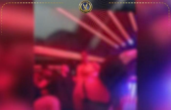 بالبلدي: سقوط
      أشهر
      «بلوجر»
      في
      المنتزه
      لنشرها
      فيديوهات
      رقص
      بملابس
      خادشة
      للحياء|
      شاهد
