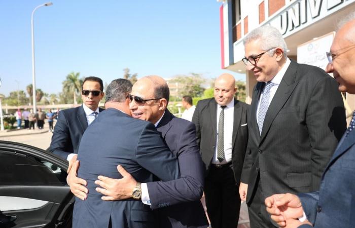 بالبلدي : وزير
      التعليم
      العالي
      يتفقد
      مشروعات
      جامعة
      المنيا
      ويفتتح
      أسبوع
      شباب
      الجامعات