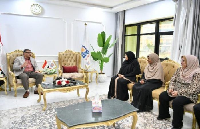 بالبلدي : محافظ
      قنا
      يلتقي
      5
      فائزات
      برحلات
      عمرة
      مجانية
      مقدمة
      من
      صندوق
      تحيا
      مصر