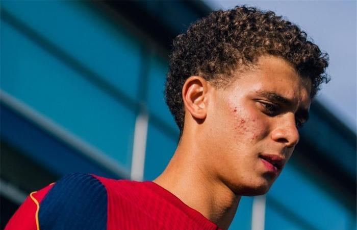 بالبلدي : لاعب
      برشلونة:
      حمزة
      عبد
      الكريم
      لديه
      إمكانات
      كبيرة..
      ولكن