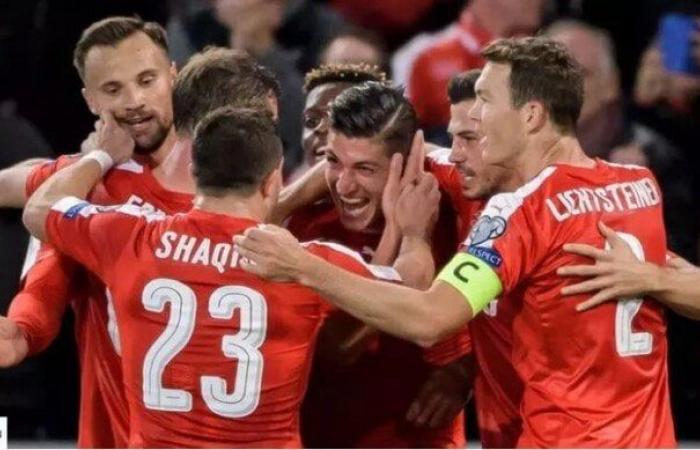 بالبلدي : سويسرا
      تفوز
      على
      سلوفينيا
      2-1
      في
      دوري
      الأمم
      الأوروبية
      2026-2027