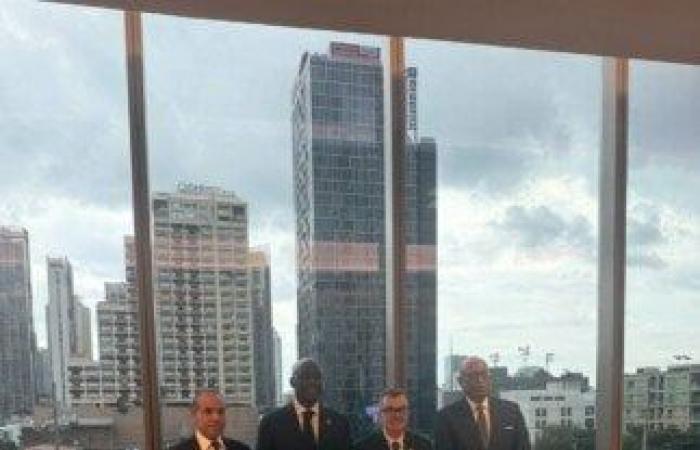 بالبلدي: وزير
      التخطيط
      يبحث
      تعزيز
      التعاون
      مع
      العضو
      المنتدب
      لمؤسسة
      التمويل
      الدولية