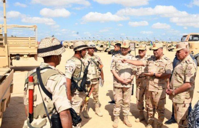 بالبلدي: وزير
      الدفاع
      يشهد
      إجراءات
      تفتيش
      الحرب
      بإحدى
      تشكيلات
      المنطقة
      الشمالية
      العسكرية
      |
      فيديو