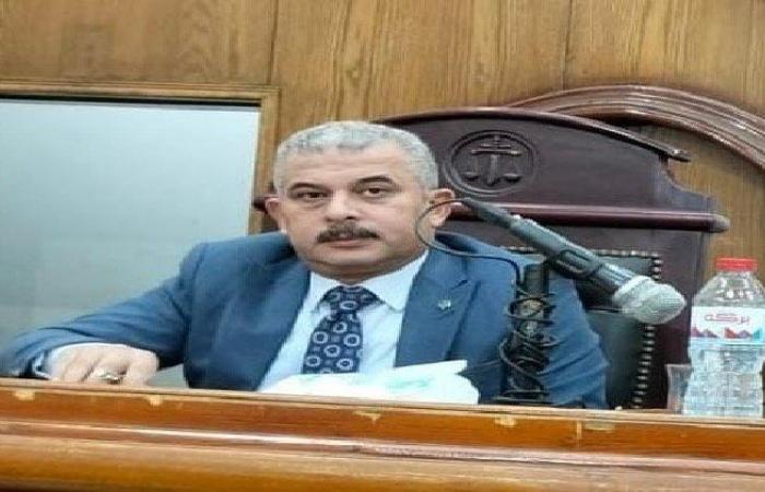 بالبلدي : تأجيل
      محاكمة
      المتهمين
      بقتل
      تاجر
      أغنام
      والشروع
      في
      قتل
      صديقه
      بالشرقية