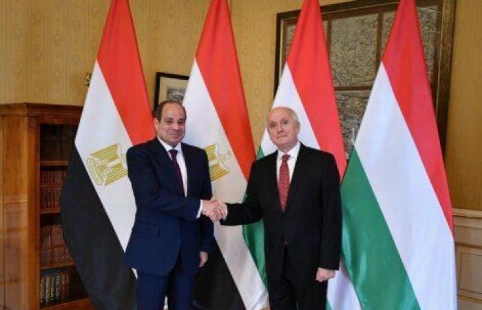 بالبلدي: الرئيس
      السيسي
      يبحث
      مع
      نظيره
      المجري
      تعزيز
      الشراكة
      الاستراتيجية
      ويدعوه
      لزيارة
      مصر
