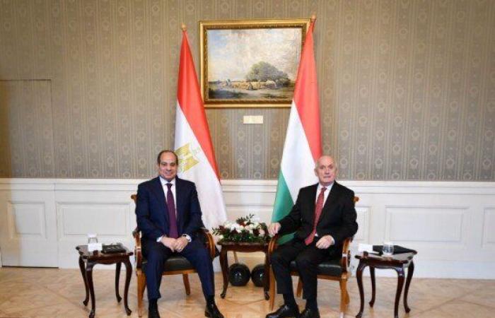 بالبلدي: الرئيس
      السيسي
      يبحث
      مع
      نظيره
      المجري
      تعزيز
      الشراكة
      الاستراتيجية
      ويدعوه
      لزيارة
      مصر