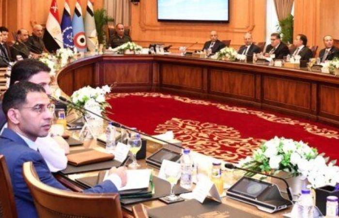 بالبلدي : وزير
      الدفاع
      يستقبل
      وفدا
      من
      أعضاء
      لجنة
      الدفاع
      والأمن
      القومي
      بمجلس
      النواب|
      صور