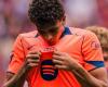 بالبلدي : فيديو
      |
      حمزة
      عبد
      الكريم
      يسجل
      هدف
      برشلونة
      الثاني
      أمام
      بازل