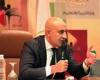 بالبلدي: وزير
      التعليم
      يحسم
      الجدل
      بشأن
      تعديل
      مناهج
      التربية
      الدينية
      2026/2027