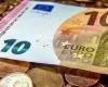 سعر
      اليورو
      اليوم
      الأربعاء
      19
      أغسطس
      2026
      في
      البنوك..
      تحديث
      لحظي