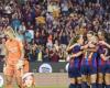 بالبلدي : قبل
      كلاسيكو
      الرجال..
      نساء
      برشلونة
      يكتسحن
      ريال
      مدريد
      بسباعية
      في
      الدوري
      الإسباني