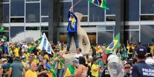 بالبلدي: الجيش البرازيلي يستعيد السيطرة على مبنى الرئاسة والبرلمان belbalady.net