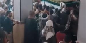 بالبلدي: صيحات المشيعين تتعالى | نعش متوفى يرفض الخروج من المسجد ببنى سويف belbalady.net