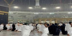 بالبلدي: أمطار غزيرة على مكة ومنطقة عسير تشكل سيولا في المنطقة