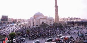 بالبلدي: آلاف المواطنين يؤدون صلاة الغائب أمام مسجد الحصري على شهداء فلسطين