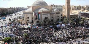 بالبلدي: تزايد أعداد المشاركين بالمسيرة التضامنية مع الفلسطينيين أمام مسجد الحصرى