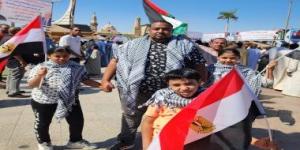 بالبلدي: أطفال الأقصر بوشاح وعلم فلسطين يتضامنون مع أطفال غزة .. صور