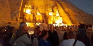 بالبلدي : توافد السائحين على معبد أبوسمبل لمشاهدة ظاهرة تعامد الشمس